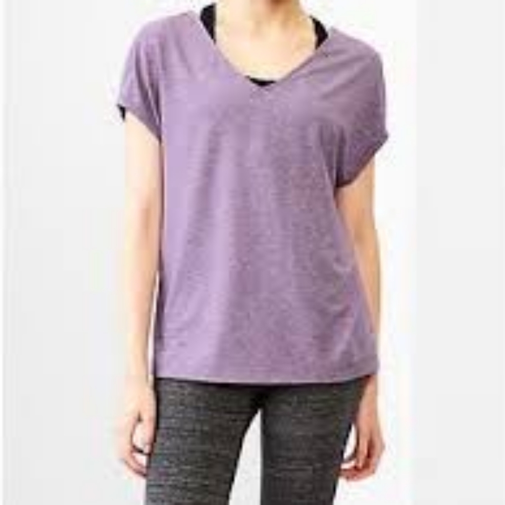 Gap V neck Tee